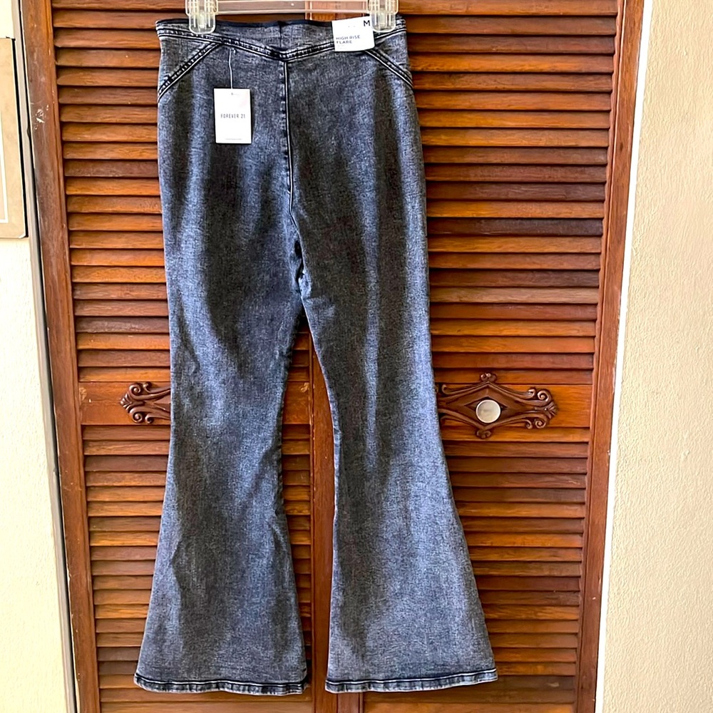 Forever 21 medium size high-rise slim fit flare leg jeans